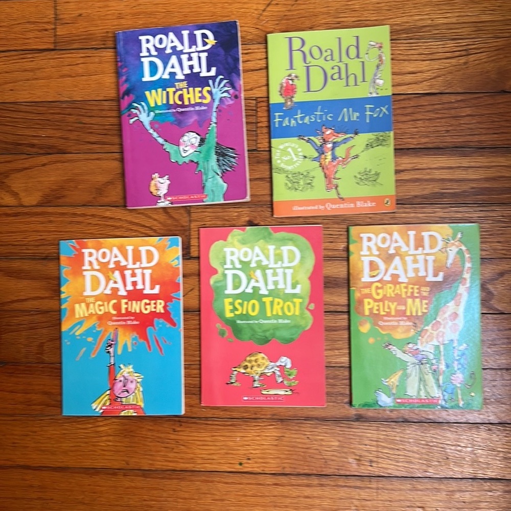 Ronald Dahl paperbacks (5) Childrens books.  Scholastic